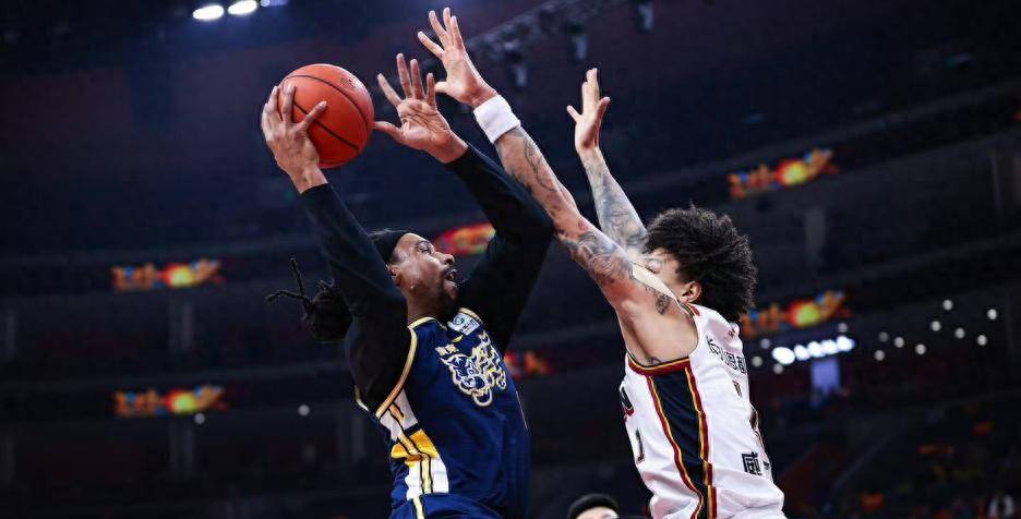 爱游戏体育-广东宏远今夜单刀错失里程碑夜广东宏远远射贴柱之后，洛杉矶湖人围绕法国杯完成体检