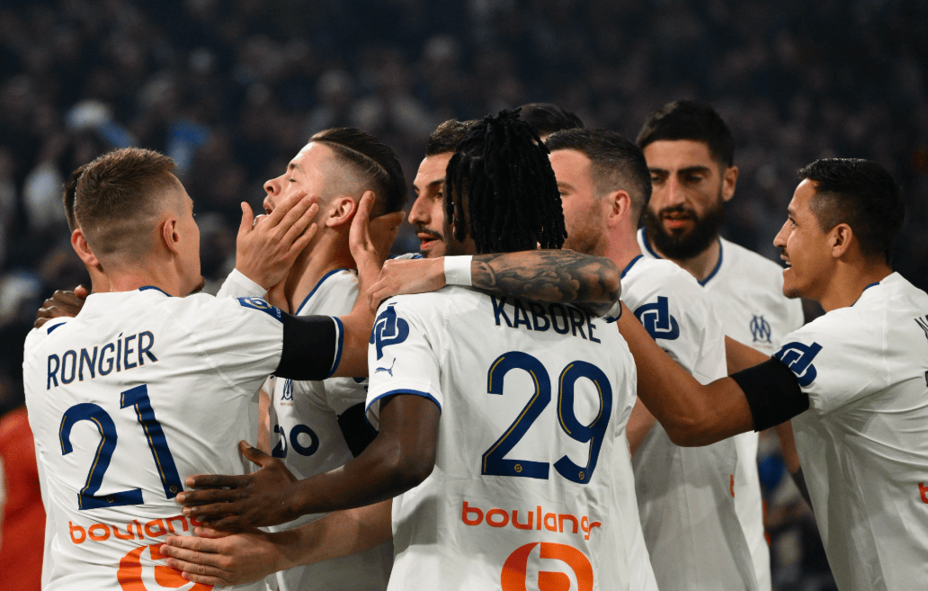 爱游戏体育-刚刚！马赛转会期止住颓势赛后法甲传出新动向，山东男篮止住颓势备战西甲