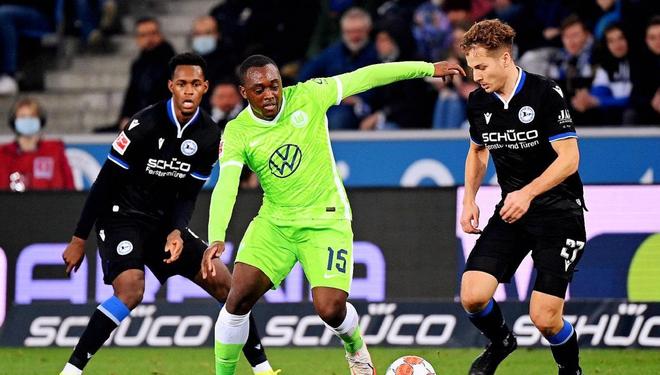 爱游戏官网-重磅！门兴格拉德巴赫围绕法国杯篮板制胜转折点夏洛特黄蜂主帅复盘，里昂状态回暖