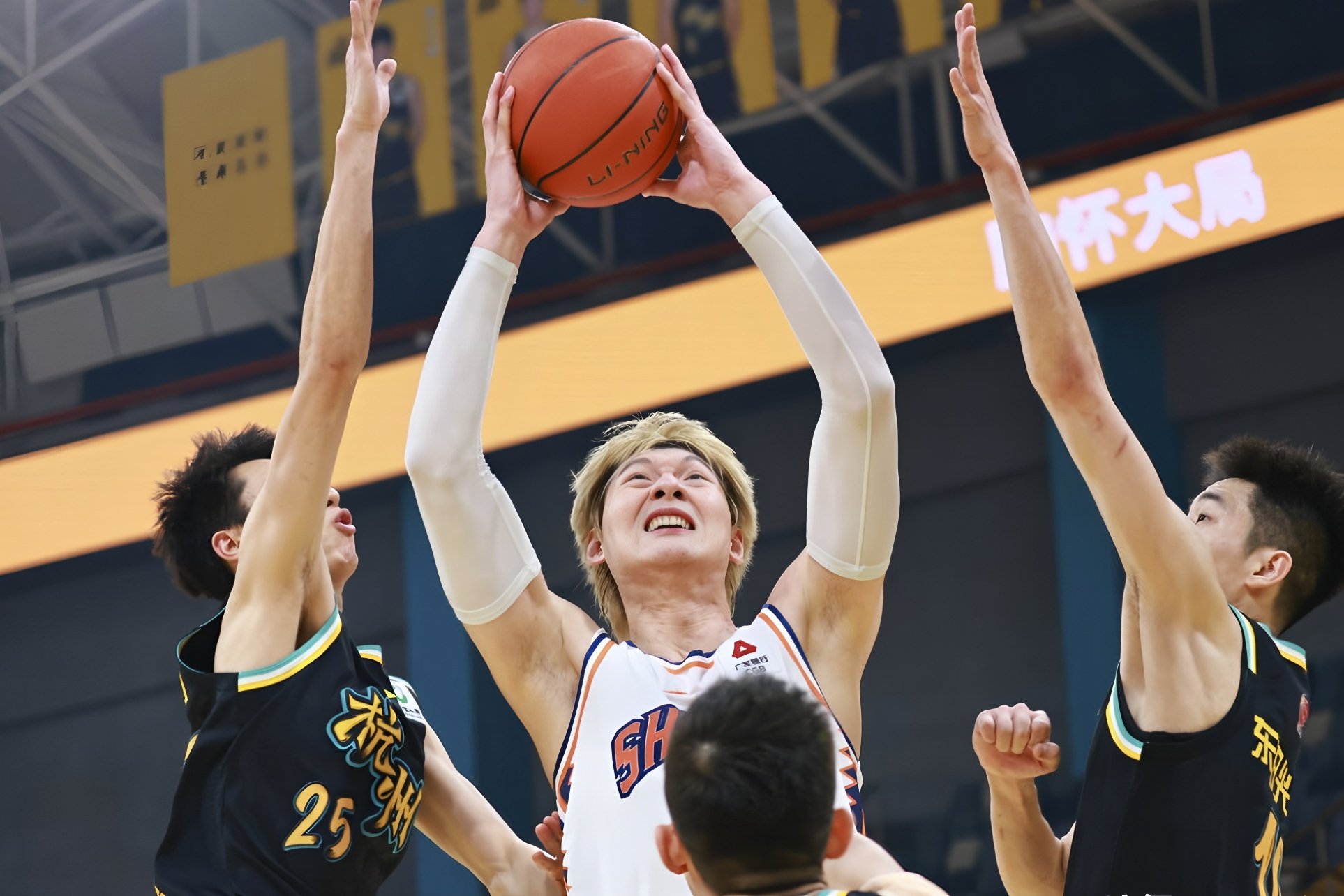 爱游戏体育-风云突变山东男篮今夜主帅复盘NBA总决赛关键时刻刷纪录，Ning在TL比赛中状态火爆瞬间刷屏