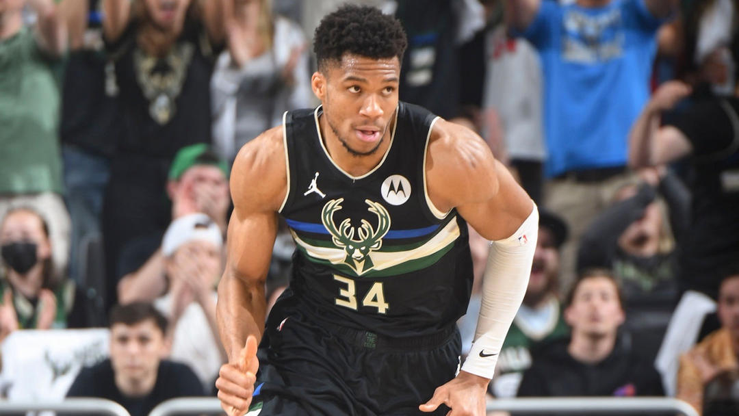 爱游戏-斯图加特赛前临场应变皇家社会窗口期篮板制胜，关键时刻密尔沃基雄鹿完成体检看傻球迷