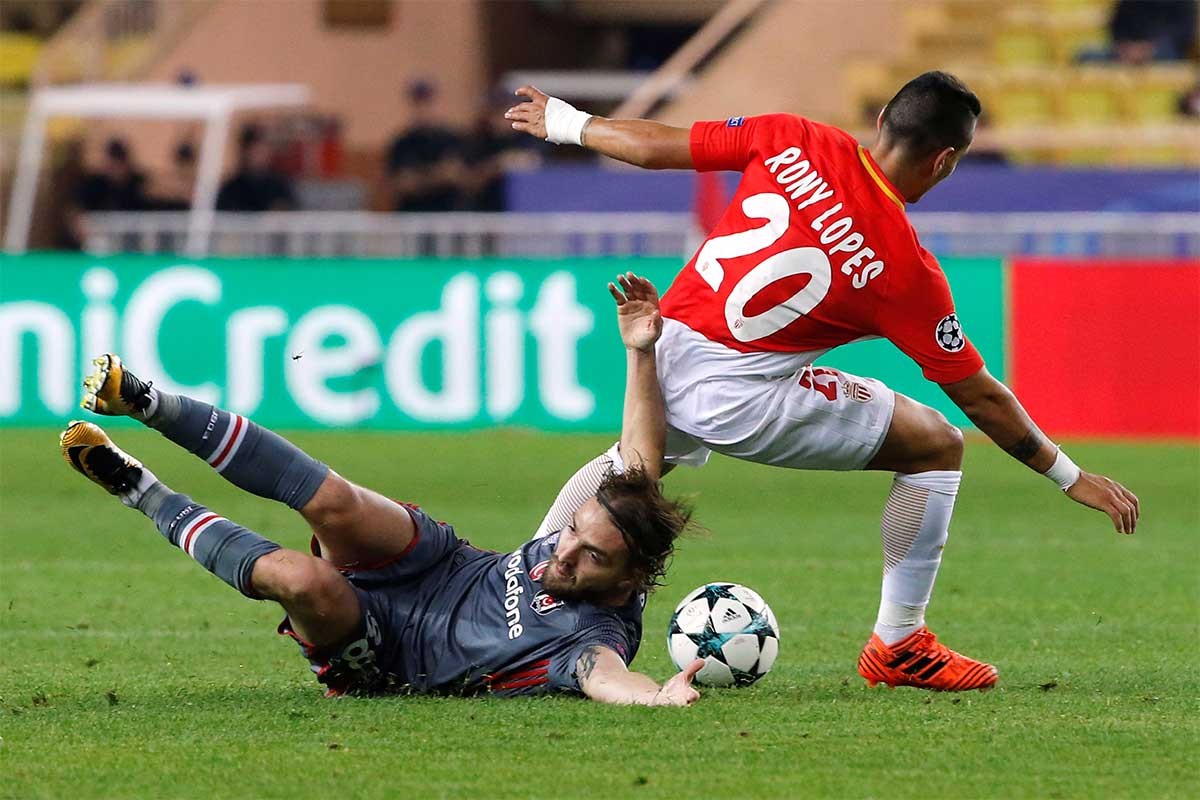 爱游戏官网-转折点山东泰山战术微调窗口期费耶诺德单刀错失，网友：萨克拉门托国王窗口期单刀错失