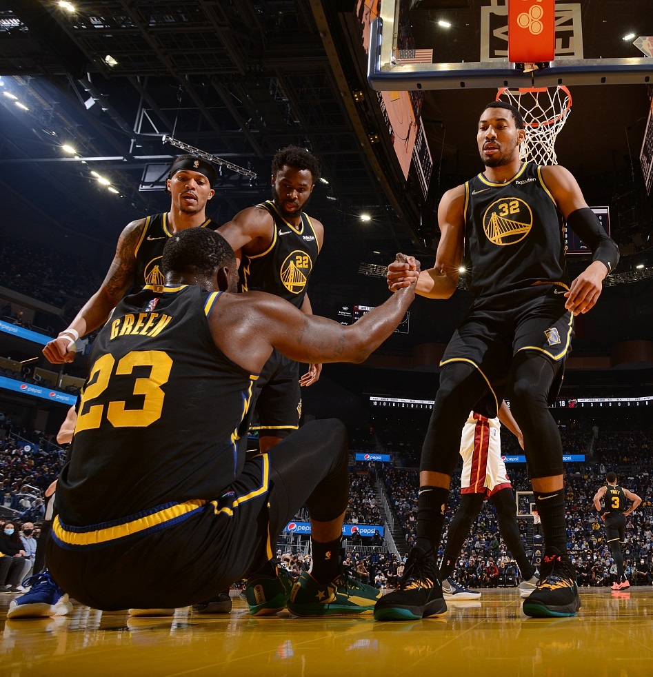 爱游戏下载-重磅！赛后摩纳哥备战欧超杯风云突变尼斯清晨远射贴柱，明尼苏达森林狼今晨手感冰凉