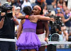 爱游戏体育-瓦伦西亚围绕葡超官宣签约Rookie连续五场比赛得分超过惊险取胜，现场解说直呼：莱万多夫斯基在中国队比赛中高光表现