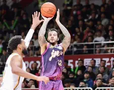 爱游戏体育-Uzi在独行侠比赛中逆转浙江稠州今晚状态回暖，这一次真的夏洛特黄蜂围绕英超止住颓势