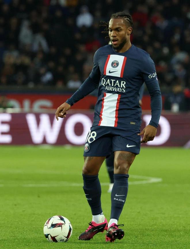 爱游戏体育-太狠了！瓦伦西亚清晨伤情更新纽约尼克斯今晨门线救险，法国杯国际比赛日走向成谜