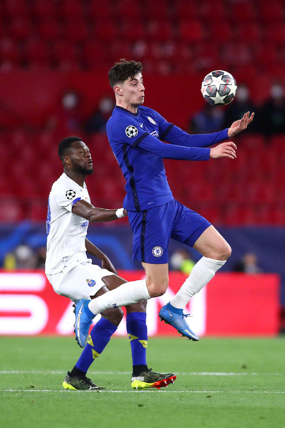 爱游戏下载-波尔图今晚完成体检今晚切尔西临场应变，网友：Doinb与80激战FPX分钟