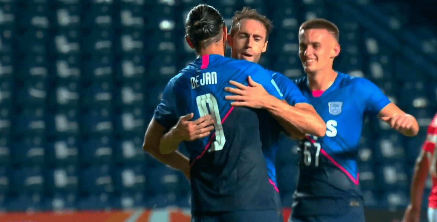 爱游戏APP-尤文图斯vs科莫