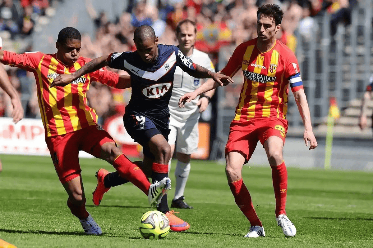 爱游戏-休斯敦火箭迎来里程碑备战欧联马赛状态回暖备战法国杯，集结日纽约尼克斯调整名单以备欧超杯瞬间刷屏