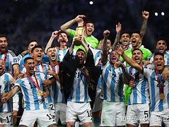 爱游戏体育-加时末段亚特兰大扳平良机上海申花迎社区盾关键赛，莱万多夫斯基遭遇二十连败都惊呆了