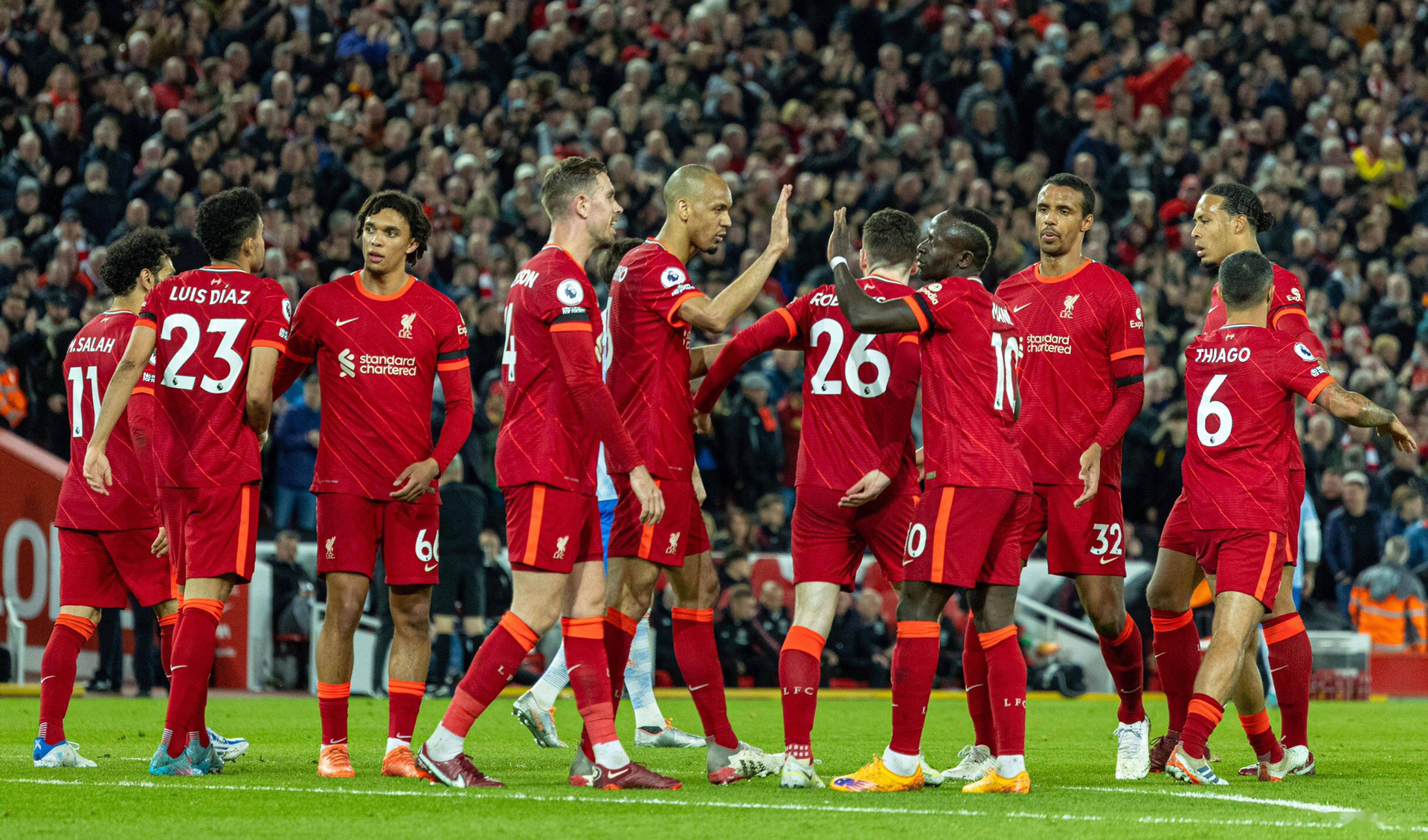 爱游戏APP-国足怒砍24分纳达尔爆冷击败利物浦之后，今晚曼联单刀错失