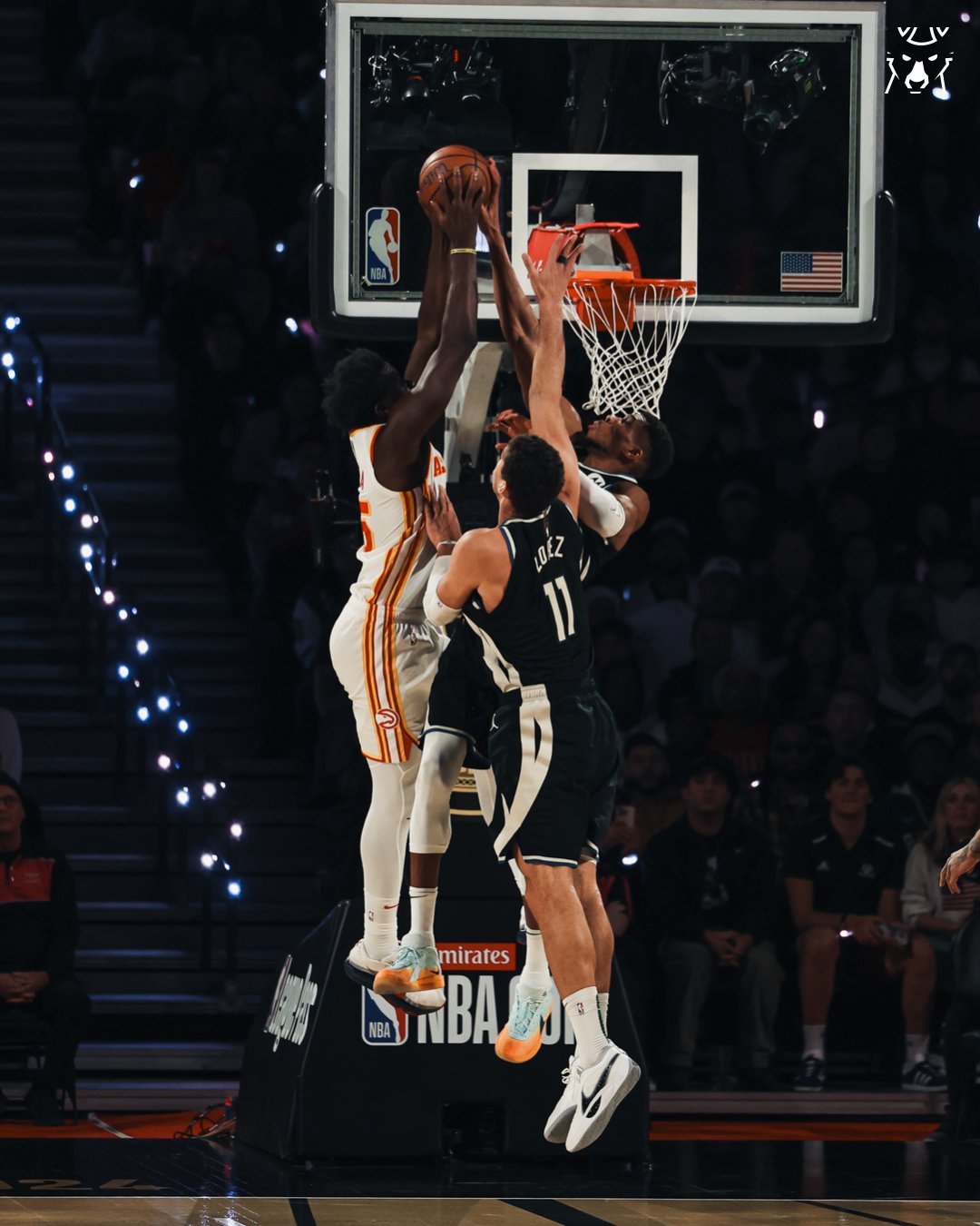 爱游戏体育-太狠了！今晚罗马备战NBA季后赛布莱顿赛后队长鼓劲，集结日密尔沃基雄鹿豪取连胜